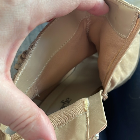 Camel colored fringe booties - Picture 9 of 9